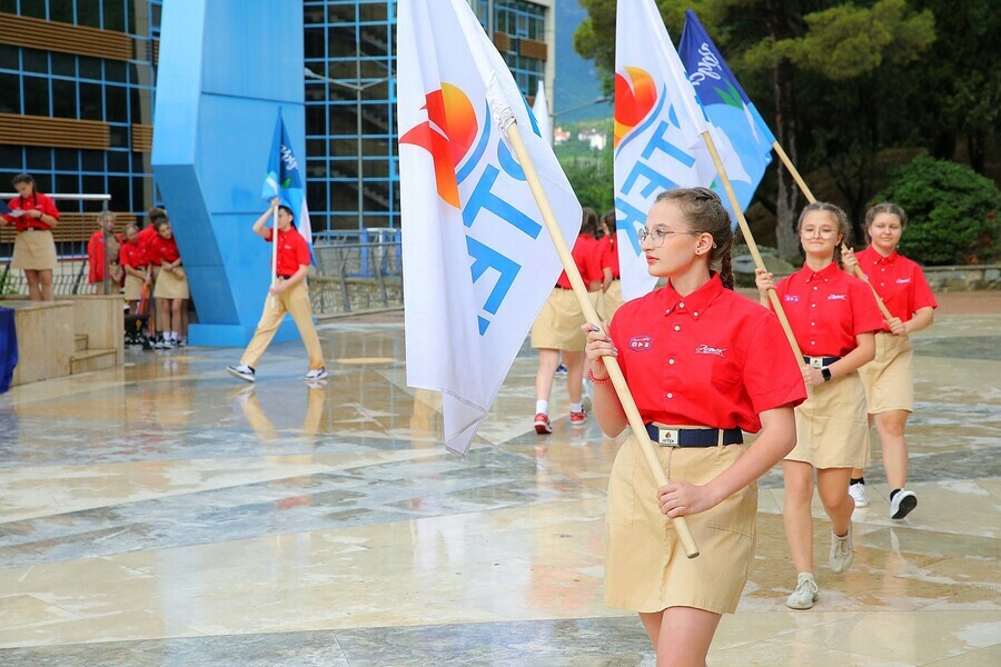 В России создадут единую систему подготовки вожатых для детских лагерей