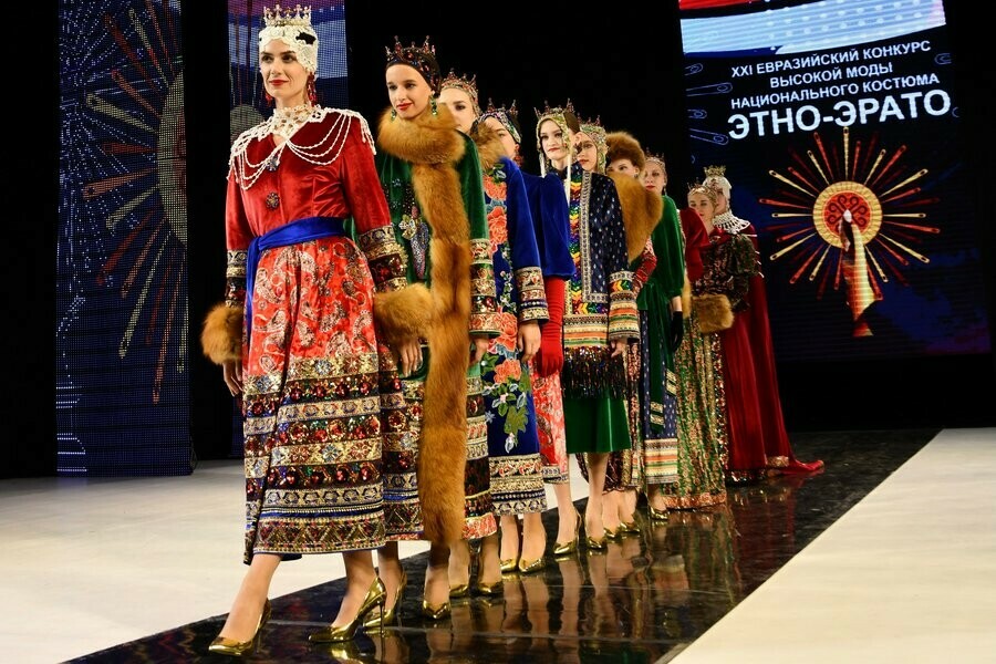 Амурское модельное агентство выиграло ХХI Евразийский конкурс высокой моды национального костюма (фото)