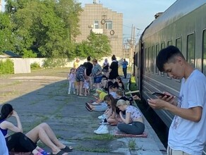 Почему все знали про аварию и все равно отправили нас Пассажиры поезда Благовещенск  Владивосток уже больше 10 часов ждут отправления