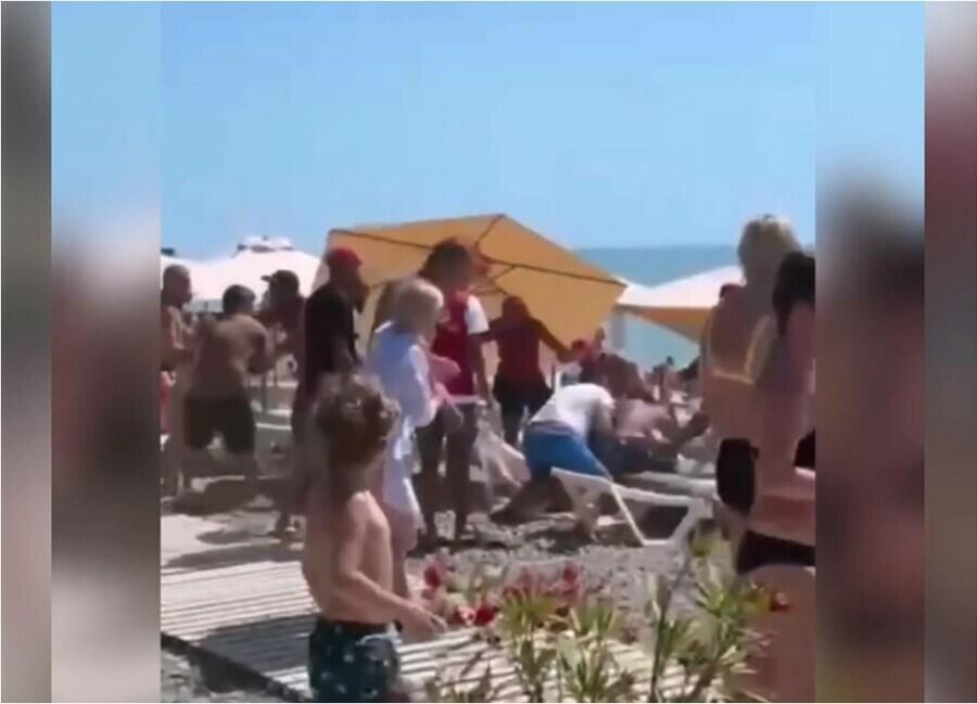 Сотрудники пляжа в Сочи избили чемпиона по самбо Мужчина просто решил поделиться арбузом с соседями видео