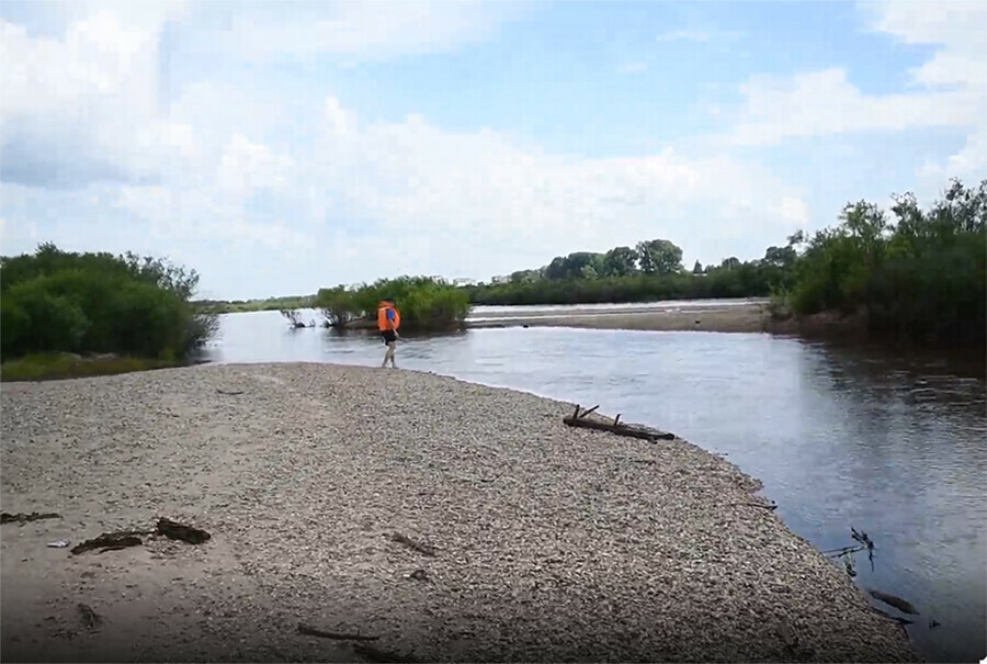 На реке Томь в Амурской области продолжаются поиски утонувшего мужчины видео