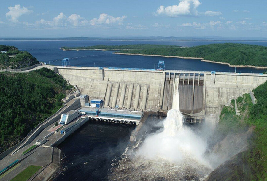 На Бурейской ГЭС снижен расход воды