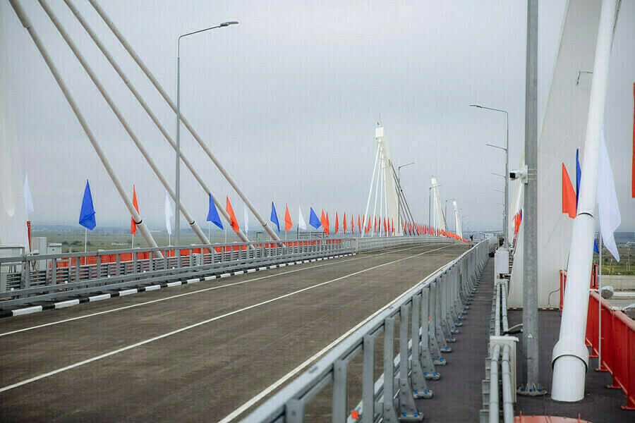 Теперь по записи для проезда по международному мосту в Китай запущена электронная очередь