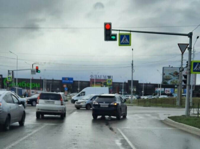 Власти придумали как организовать движение возле Флагмана От ТЦ запретят поворот налево