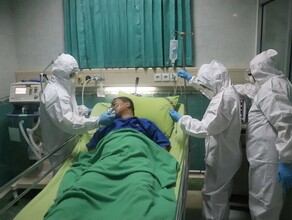 Правительство РФ скорректировало выплаты работающим с больными COVID19 медикам