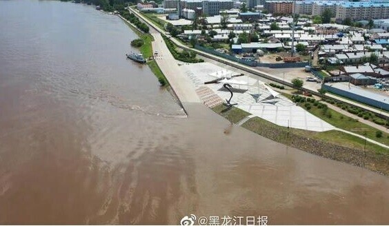 Амур наступает вода подошла вплотную к китайскому уезду Хума напротив Свободненского района фото