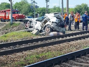 Страшное ДТП в Приамурье три человека погибли при столкновении поезда и автомобиля фото 18 