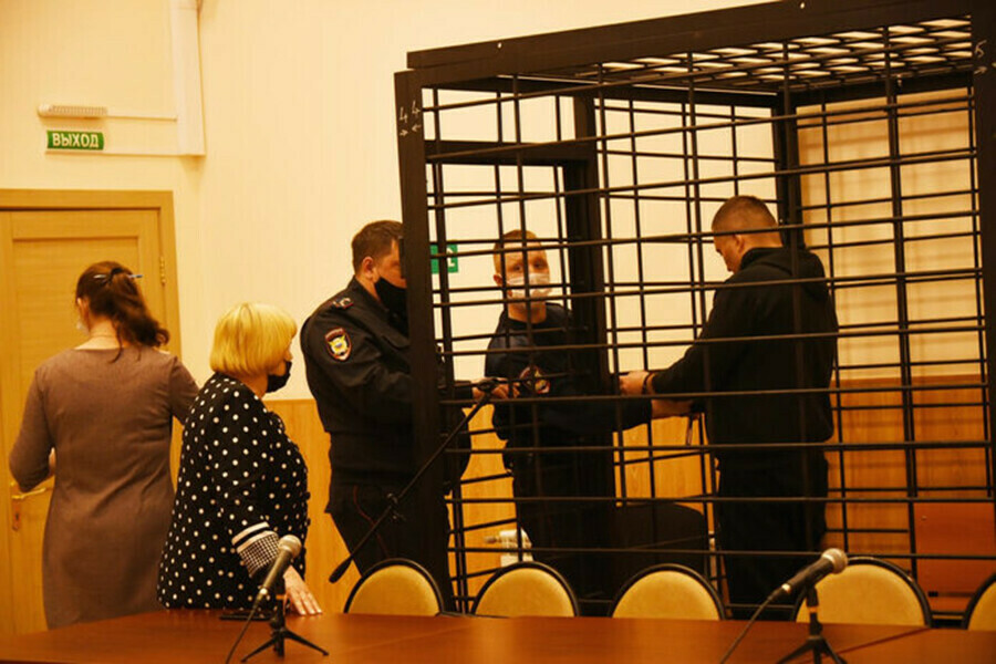 Фигуранта дела о двойном убийстве в подъезде Свободного отправили в Хабаровск
