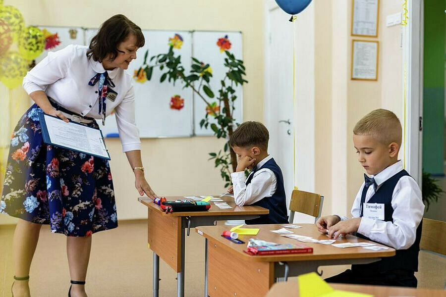 В Хабаровске учителя получат квартиры за успешную сдачу школьниками ЕГЭ Какие условия 