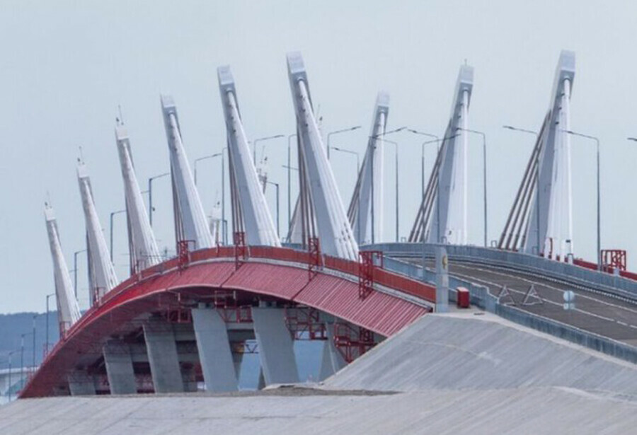 По новому мосту через Амур  Благовещенска  Хэйхэ разрешено возить технику своим ходом