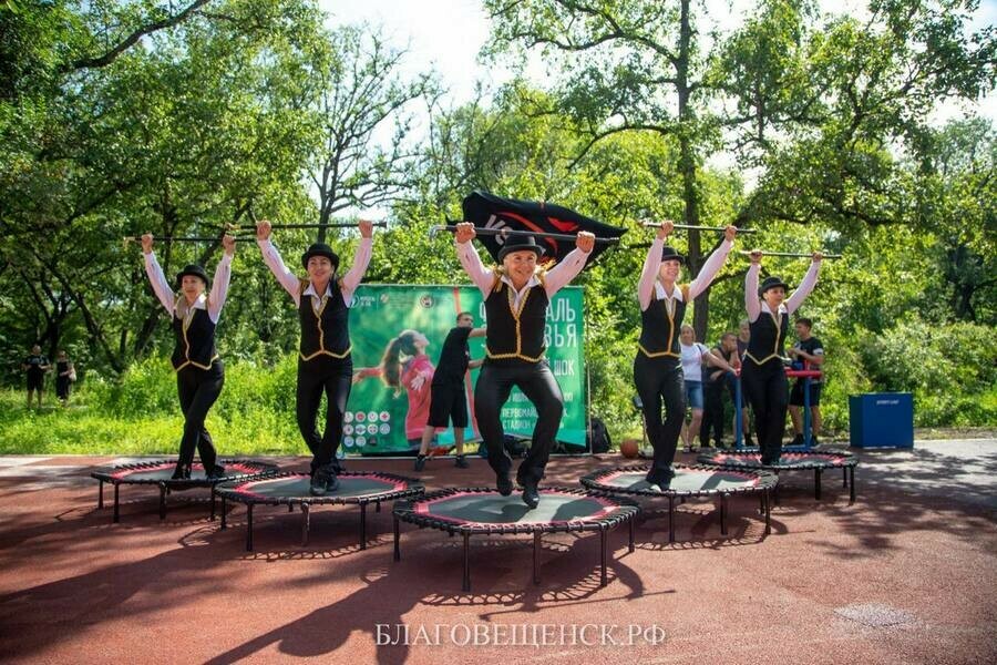 В Первомайском парке Благовещенска прошел спортивный фестиваль Как это было фото 