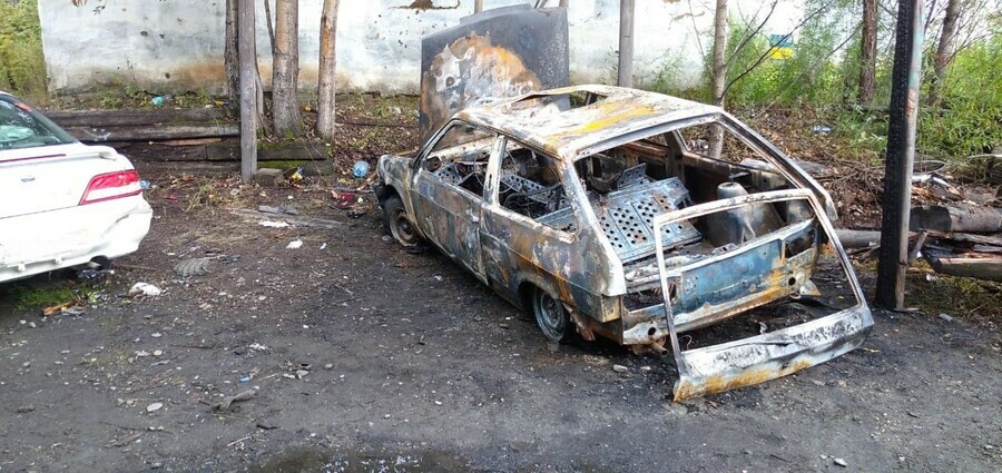 В Февральске полностью сгорел автомобиль видео