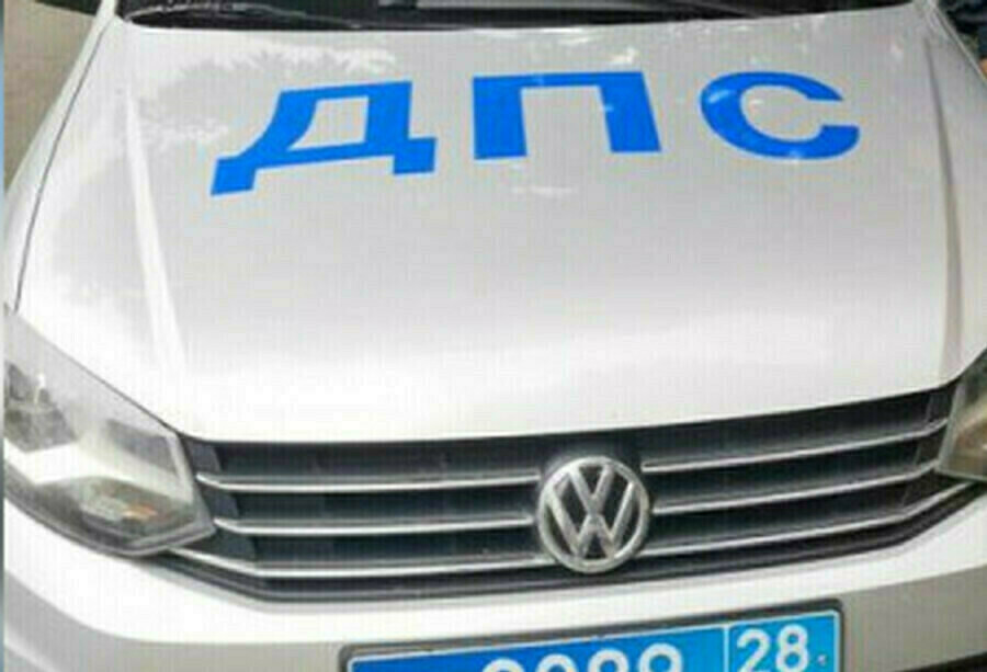 В Благовещенске ищут водителя по вине которого женщина попала под колеса автомобиля