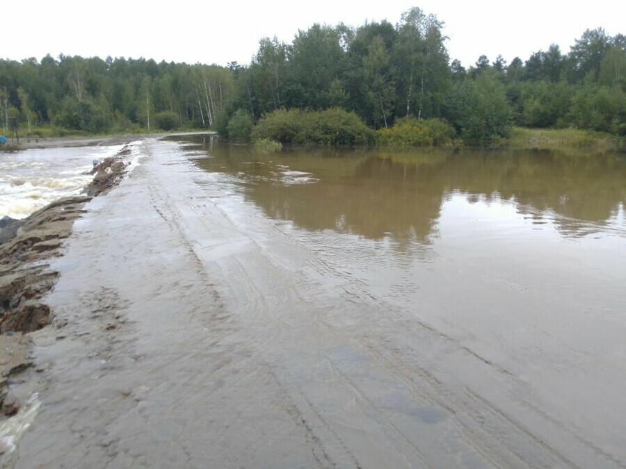 В Магдагачинском районе вода отрезала село от большой земли