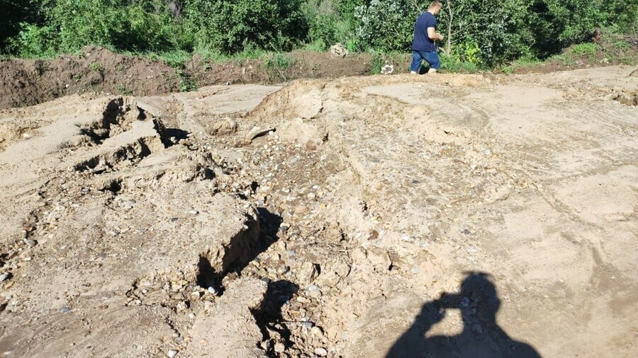 На территории Благовещенского района в условиях ЧС восстанавливают проблемные дороги