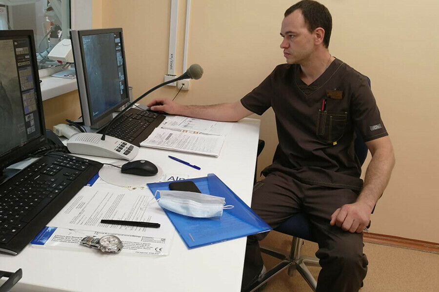 Амурские врачи спасли пациентку с инсультом впервые удалив тромб в автоматическом режиме
