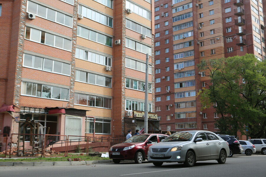 Изза дома с падающими кирпичами возбудили уголовное дело