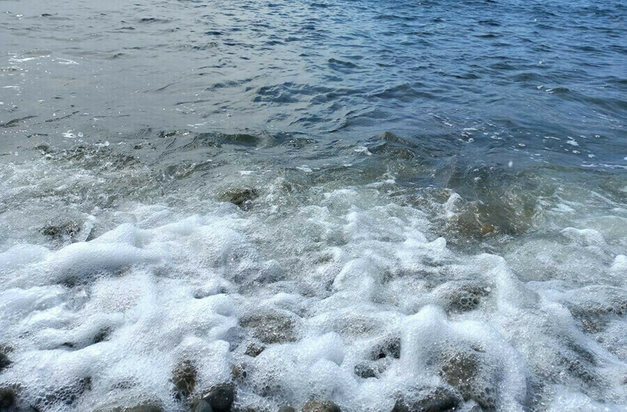 В Приморье на Шаморе еще одного человека унесло в море отбойным течением Как спастись