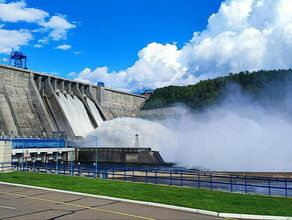 Министр Александр Козлов считает что в бассейне реки Амур необходимо построить ГЭС