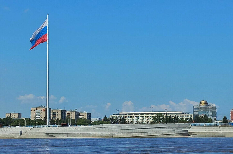 Три дня Благовещенск будет отмечать День государственного флага