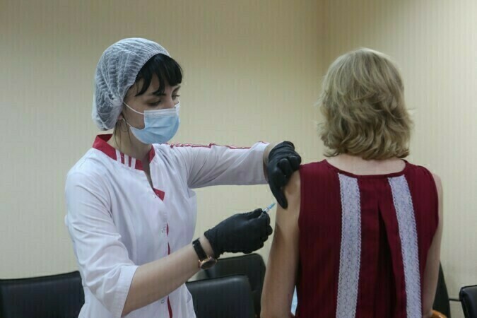 Работу по вакцинации жителей от COVID19 усиливают в Приамурье  