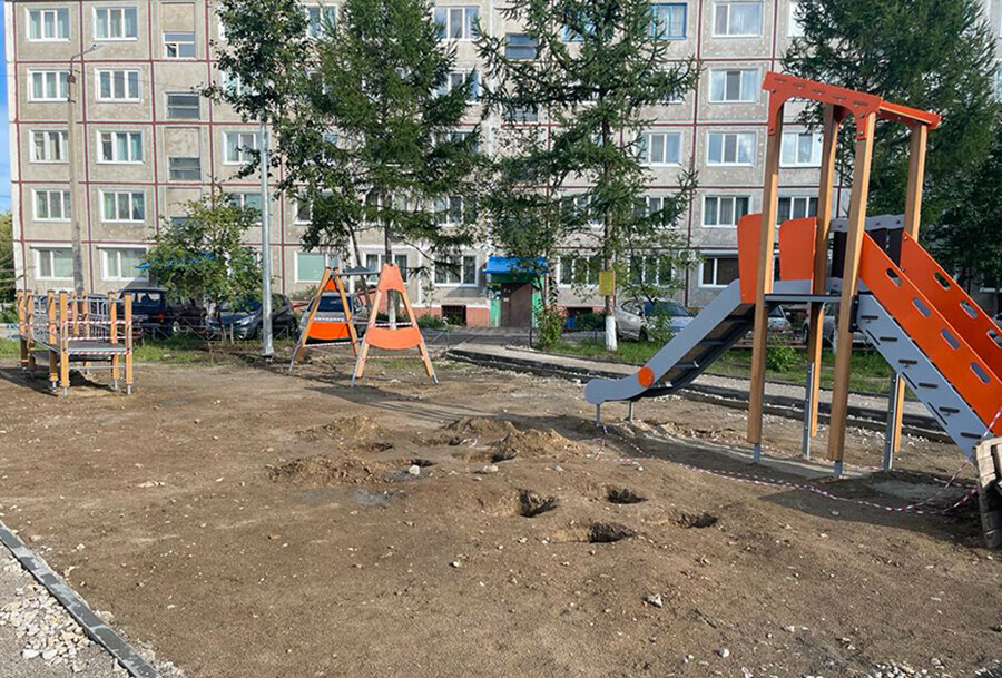 В микрорайоне Благовещенска скоро откроется детская площадка со спортивной и игровой зонами
