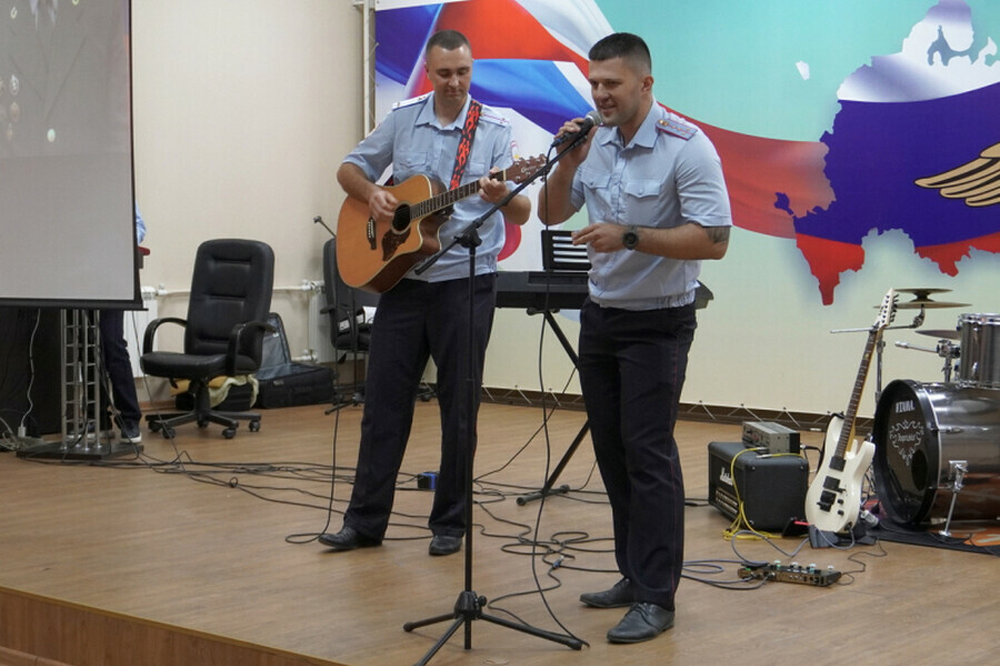 Амурские полицейские приняли участие в творческом фестивале фото 