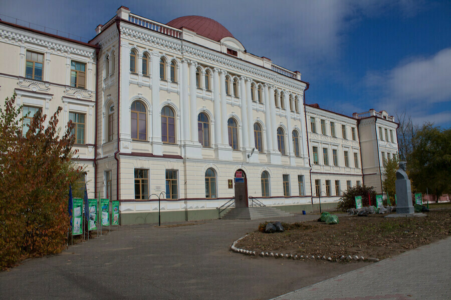 Для Алексеевской гимназии в Благовещенске проектируют стадион на 6 тысяч квадратных метров