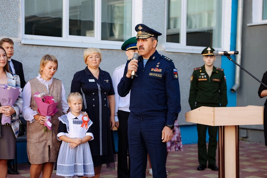 В Благовещенск на открытие мемориальной доски в честь погибшего на Украине военнослужащего приехал ЮнусБек Евкуров