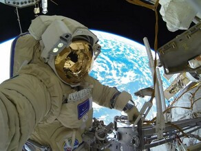 Российские космонавты у МКС заметили загадочный объект