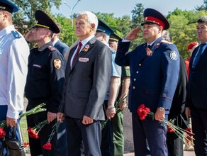 Исполняющий обязанности руководителя Амурского следственного управления  возложил цветы к памятнику воинамамурцам 