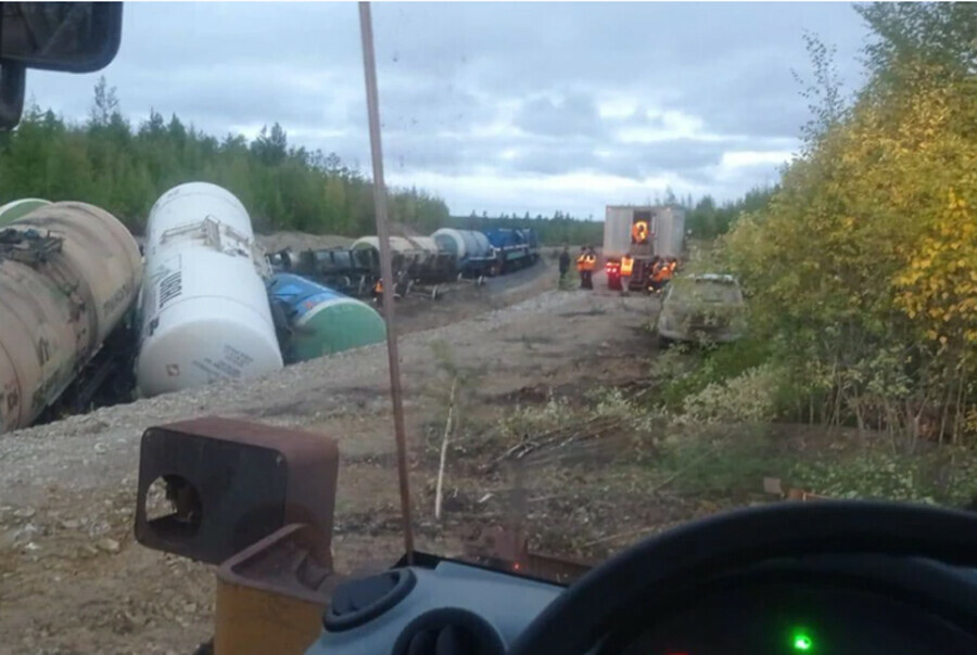 Поезд из Благовещенска опоздал изза схода вагонов в Якутии