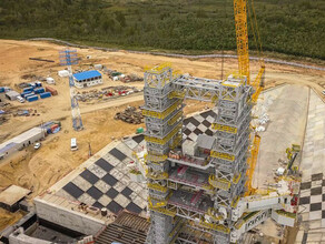 Многотонную конструкцию для ракеты Ангара смонтировали на космодроме Восточный фото