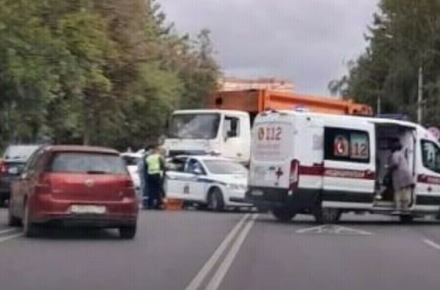 Против матери маленьких девочек попавших под мусоровоз возбуждено уголовное дело