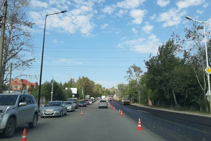 Водители сообщают о заторах на крупной магистрали Благовещенска фото