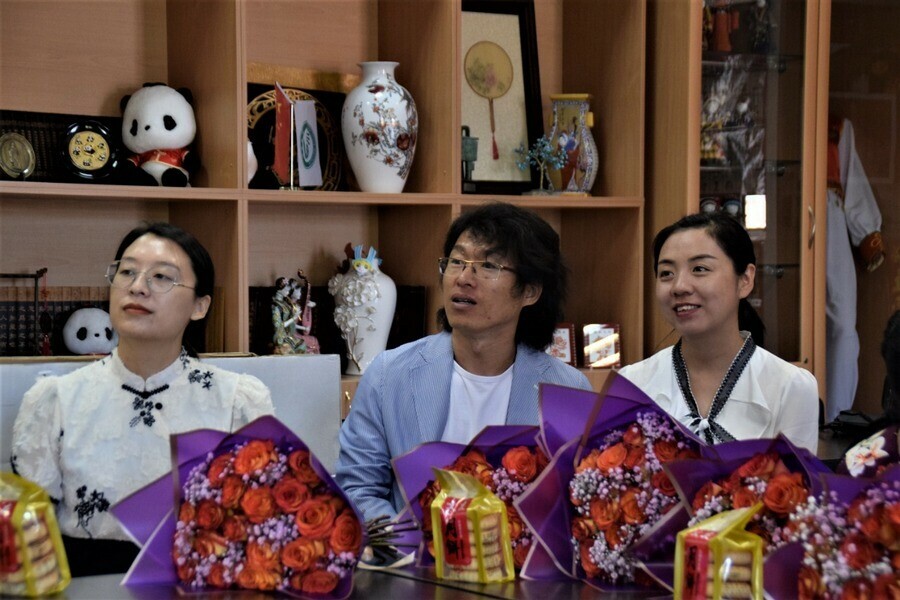 Амурские преподаватели поздравили китайских коллег фото 