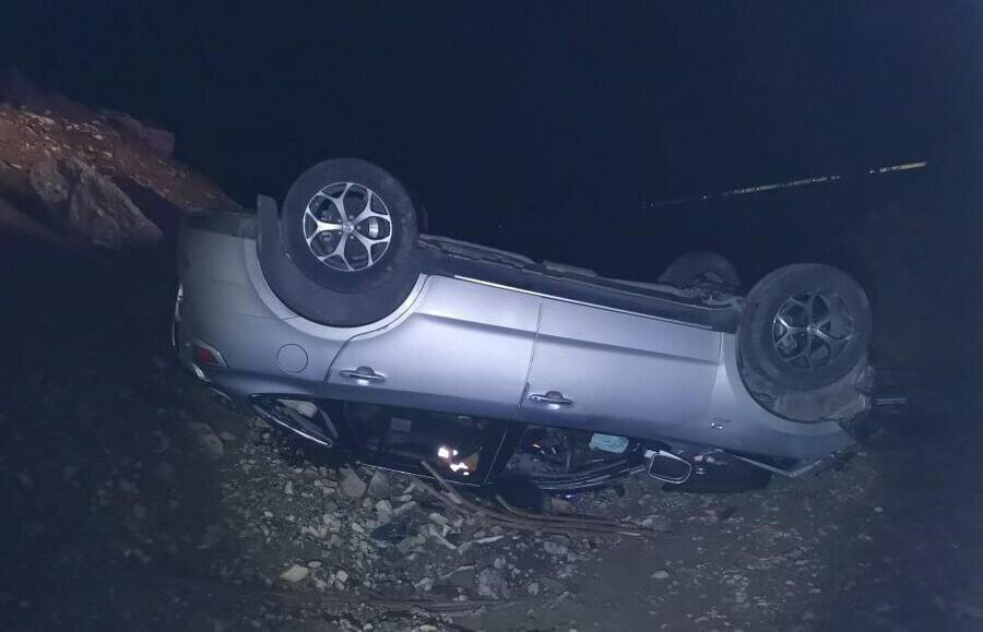 В Приамурье при невыясненных обстоятельствах автомобиль приземлился на крышу погиб человек