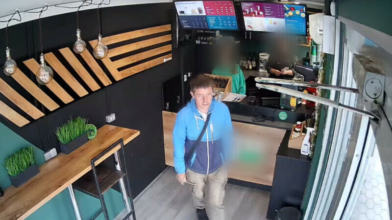 Молодой человек подозреваемый в краже банковской карты в Тынде засветился на видеокамерах в Благовещенске