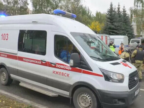 Пострадавших от нападения шизофреника в школе Ижевска доставили в Москву
