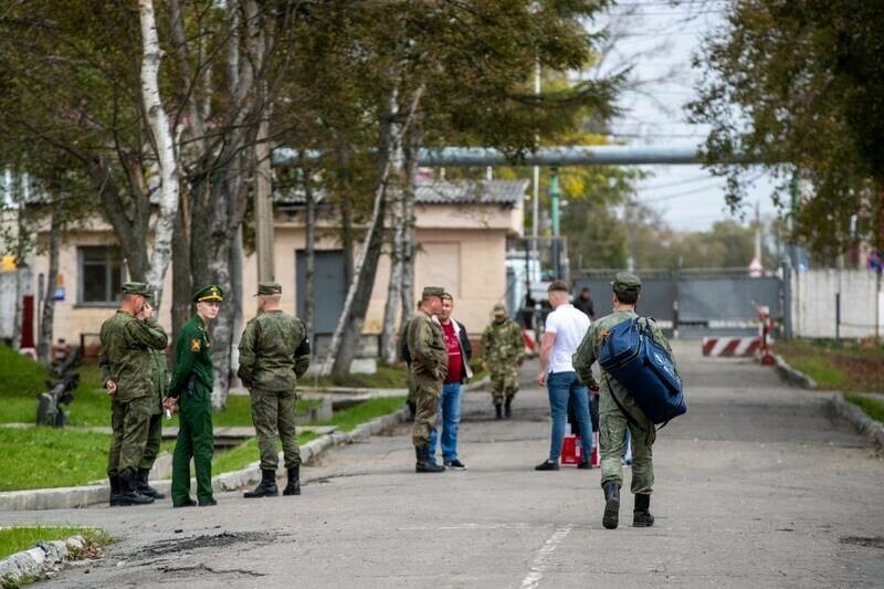 На Сахалине мобилизовали больше 300 чиновников или членов их семей