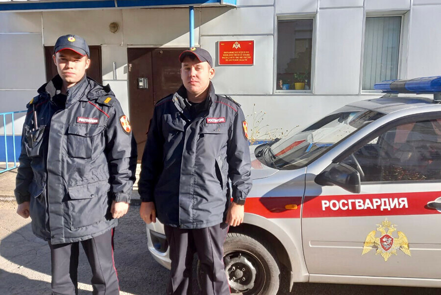 В Шимановске сотрудники Росгвардии спасли женщину с признаками эпилептического приступа