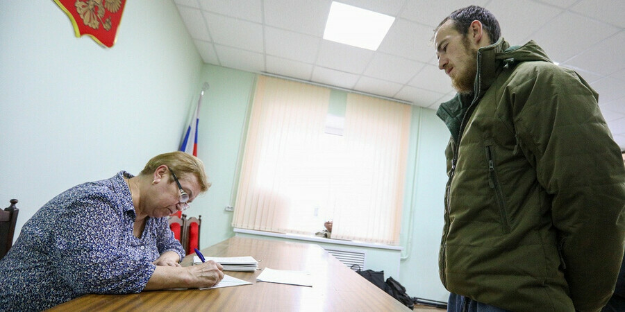 Россияне с бронью получат удостоверения об отсрочке от призыва для предъявления силовикам