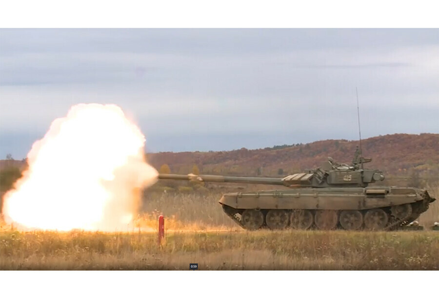 Мобилизованные военнослужащие на полигоне в Амурской области начали стрелять из танков видео