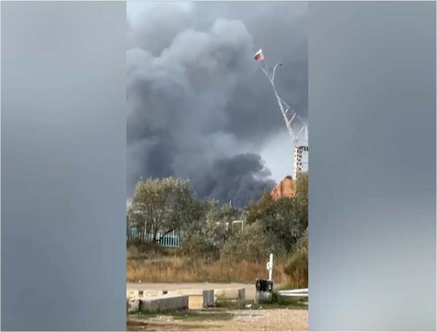 В Севастополе на аэродроме взорвался самолет