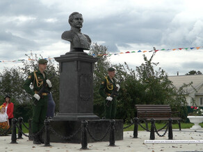 В амурском селе открыли памятник графу Игнатьеву Первый в России монумент вызвал немало споров видео