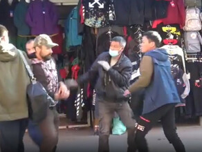 Благовещенский блогер разыграл продавцов на китайском рынке Дошло до рукоприкладства видео
