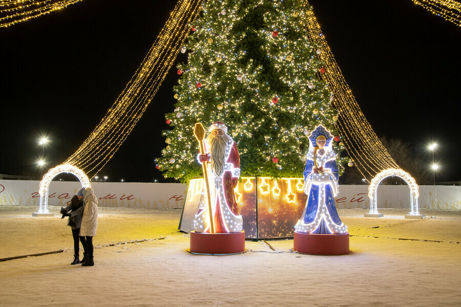 Только детские елки в городах России отменяют новогодние и рождественские гулянья чтобы поддержать СВО