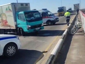  На мосту через Зею в Благовещенске парализовано движение изза ДТП с велосипедистом