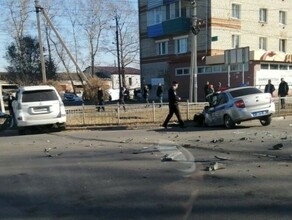 В центре Белогорска Lexus не пропустил автомобиль полиции Есть пострадавшие