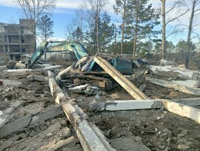 В Райчихинске погиб рабочий при сносе здания